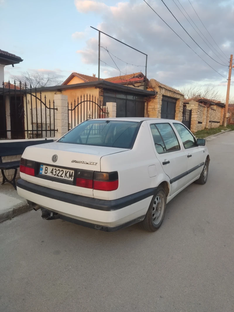 VW Vento, снимка 3 - Автомобили и джипове - 49576965