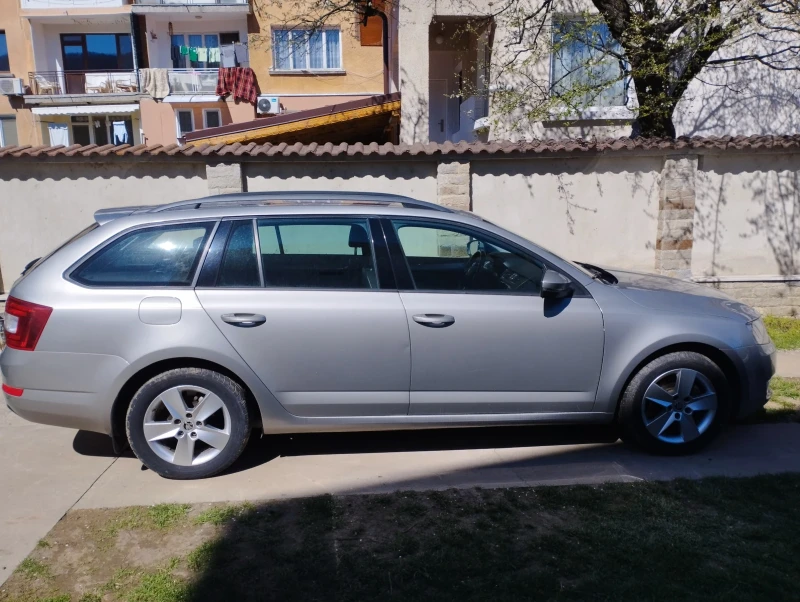 Skoda Octavia, снимка 2 - Автомобили и джипове - 49587962