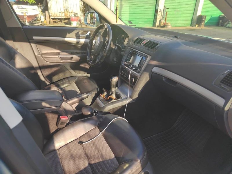 Skoda Octavia 1.6 TDI, снимка 5 - Автомобили и джипове - 52498476