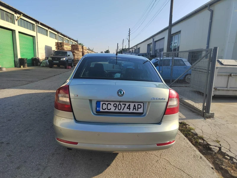 Skoda Octavia 1.6 TDI, снимка 9 - Автомобили и джипове - 52498476