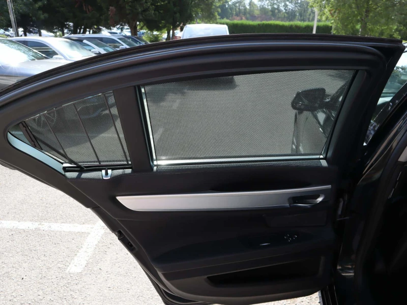 BMW 750 xDrive/HuD/Обдухване/PDC/Шибедах/Lane Assist, снимка 13 - Автомобили и джипове - 51321855