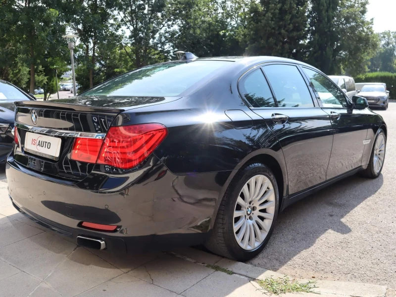 BMW 750 xDrive/HuD/Обдухване/PDC/Шибедах/Lane Assist, снимка 3 - Автомобили и джипове - 51321855