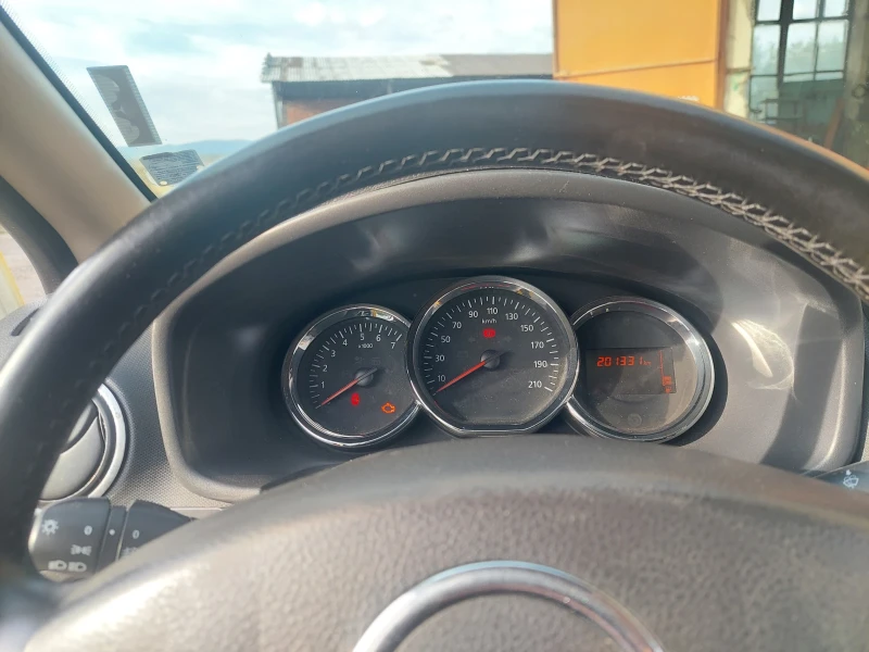 Dacia Logan, снимка 11 - Автомобили и джипове - 52492290