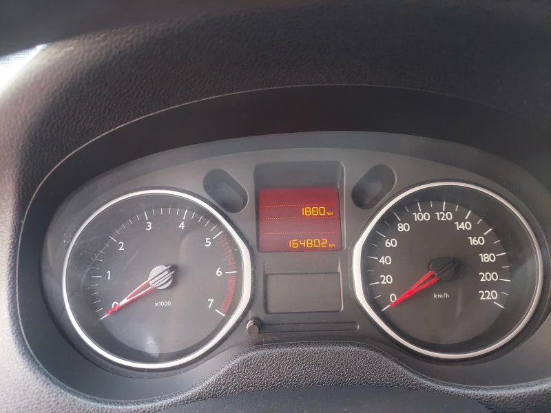 Dacia Logan, снимка 16 - Автомобили и джипове - 52492290