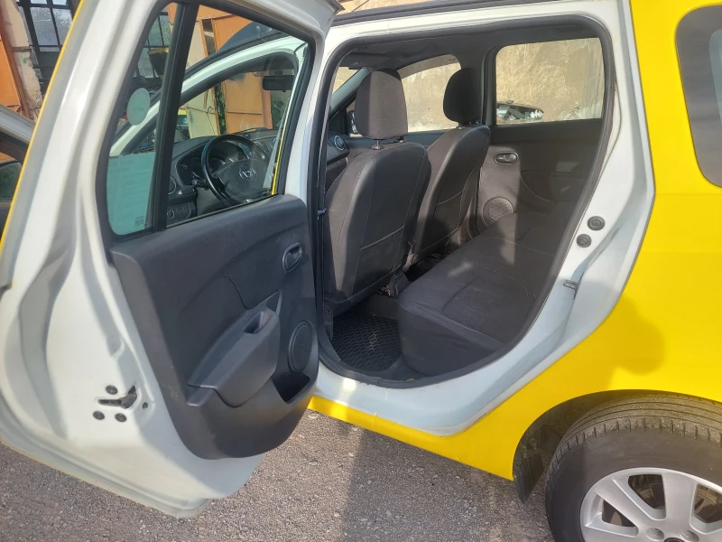 Dacia Logan, снимка 15 - Автомобили и джипове - 52492290