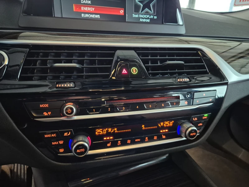 BMW 520 i Германия! Ел.теглич! Подгрев волан! Чисто нова!, снимка 15 - Автомобили и джипове - 52452229