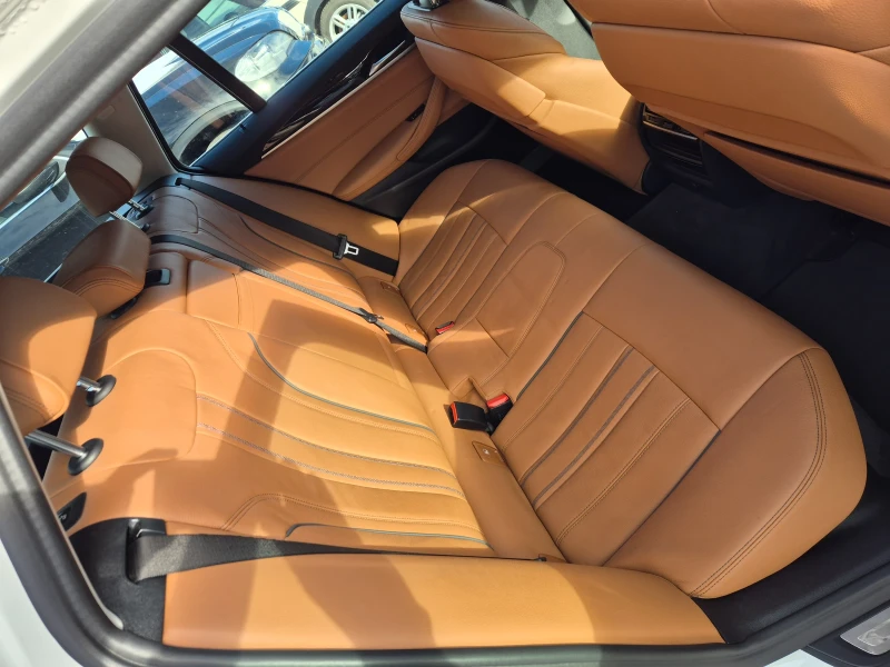 BMW 520 i Германия! Ел.теглич! Подгрев волан! Чисто нова!, снимка 11 - Автомобили и джипове - 52452229