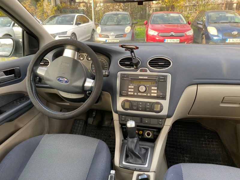 Ford Focus 1.6i, снимка 8 - Автомобили и джипове - 52494703