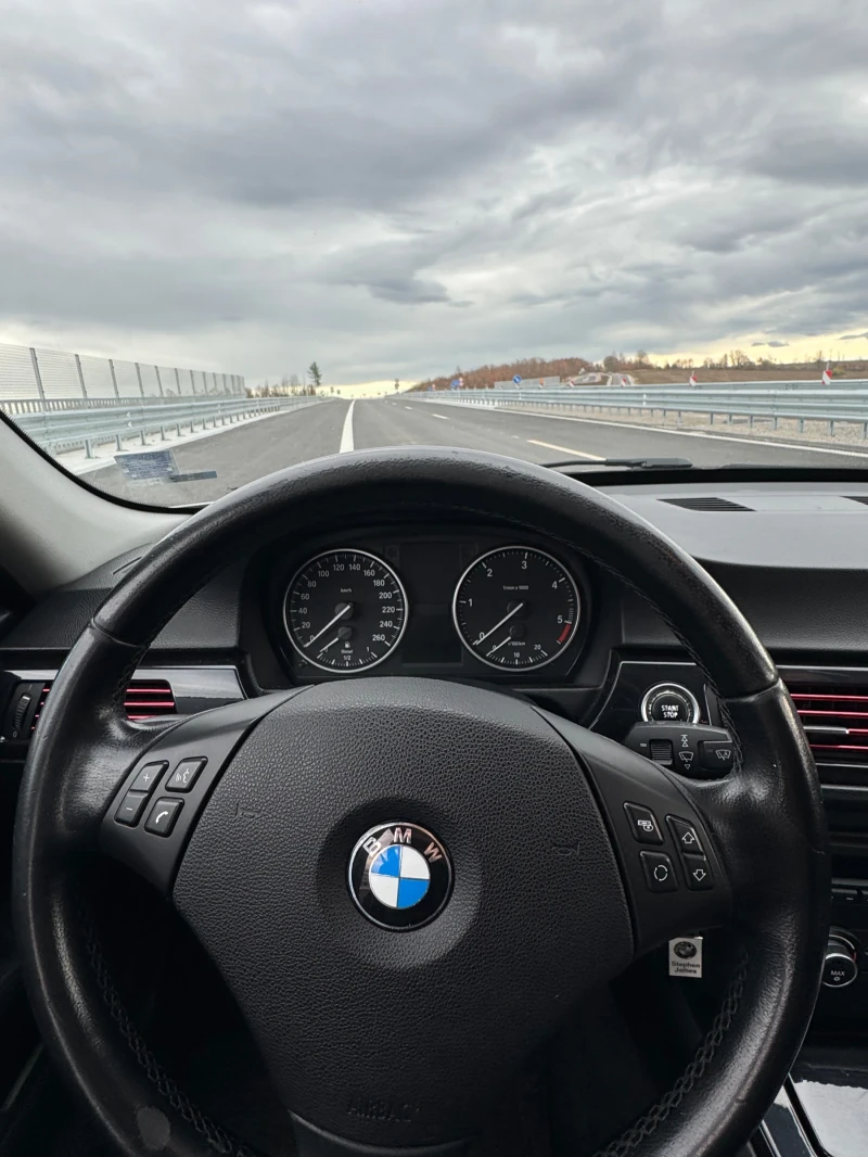 BMW 320, снимка 11 - Автомобили и джипове - 52569234