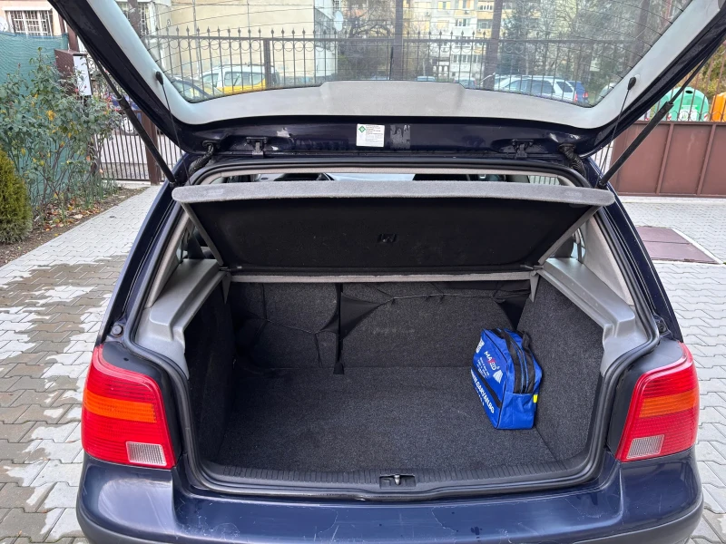 VW Golf, снимка 10 - Автомобили и джипове - 52681358