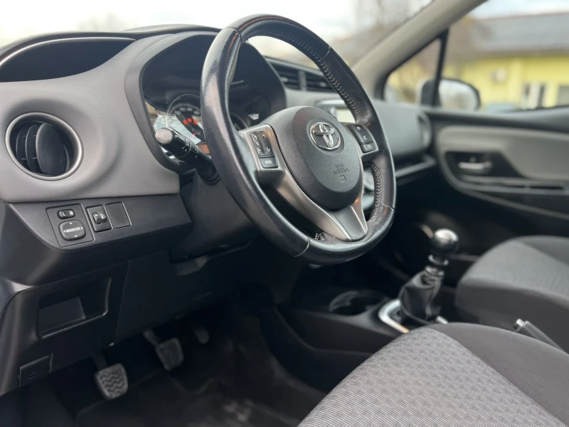Toyota Yaris Toyota Yaris 1, 4 D-4D, снимка 14 - Автомобили и джипове - 52939763