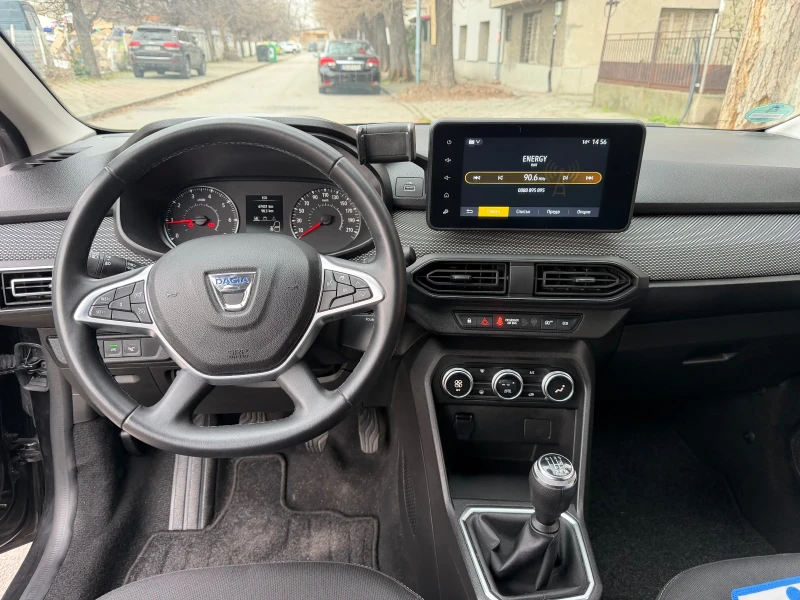 Dacia Sandero 1.0 бензин/фабрична газ 101к.с. 6 скорости, снимка 17 - Автомобили и джипове - 52996334