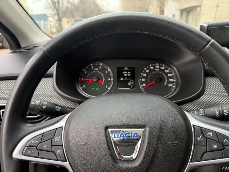 Dacia Sandero 1.0 бензин/фабрична газ 101к.с. 6 скорости, снимка 15 - Автомобили и джипове - 52996334