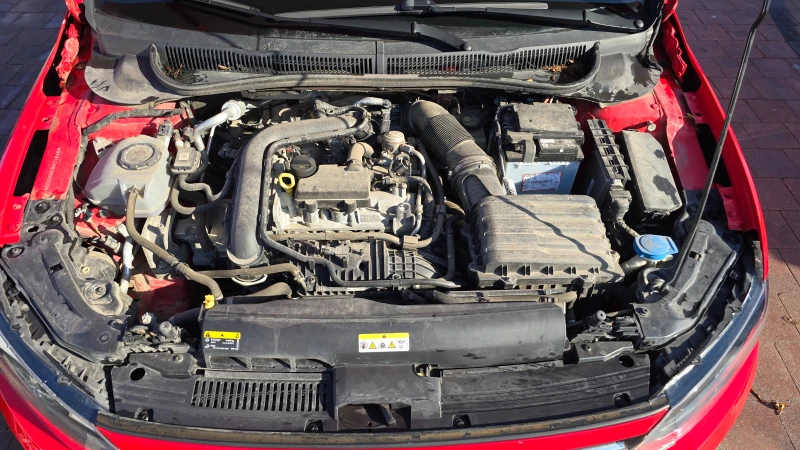 VW Polo 1.0, снимка 15 - Автомобили и джипове - 53118247