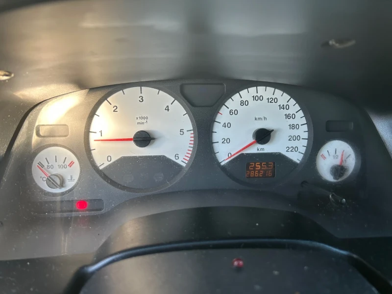 Opel Zafira 2.0, снимка 13 - Автомобили и джипове - 53133969