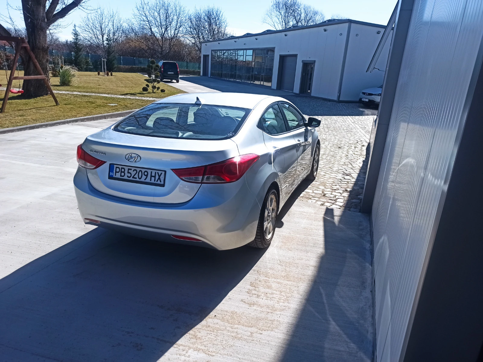 Hyundai Elantra 1.8 автомат - изображение 4