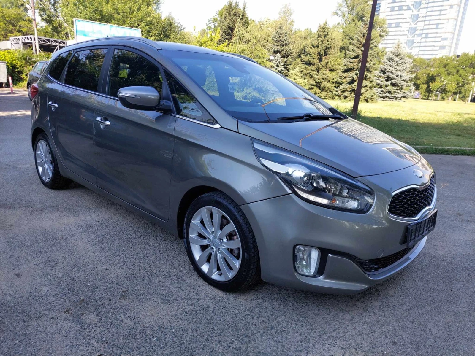 Kia Carens 1, 7D  AUTOMATIC - изображение 2