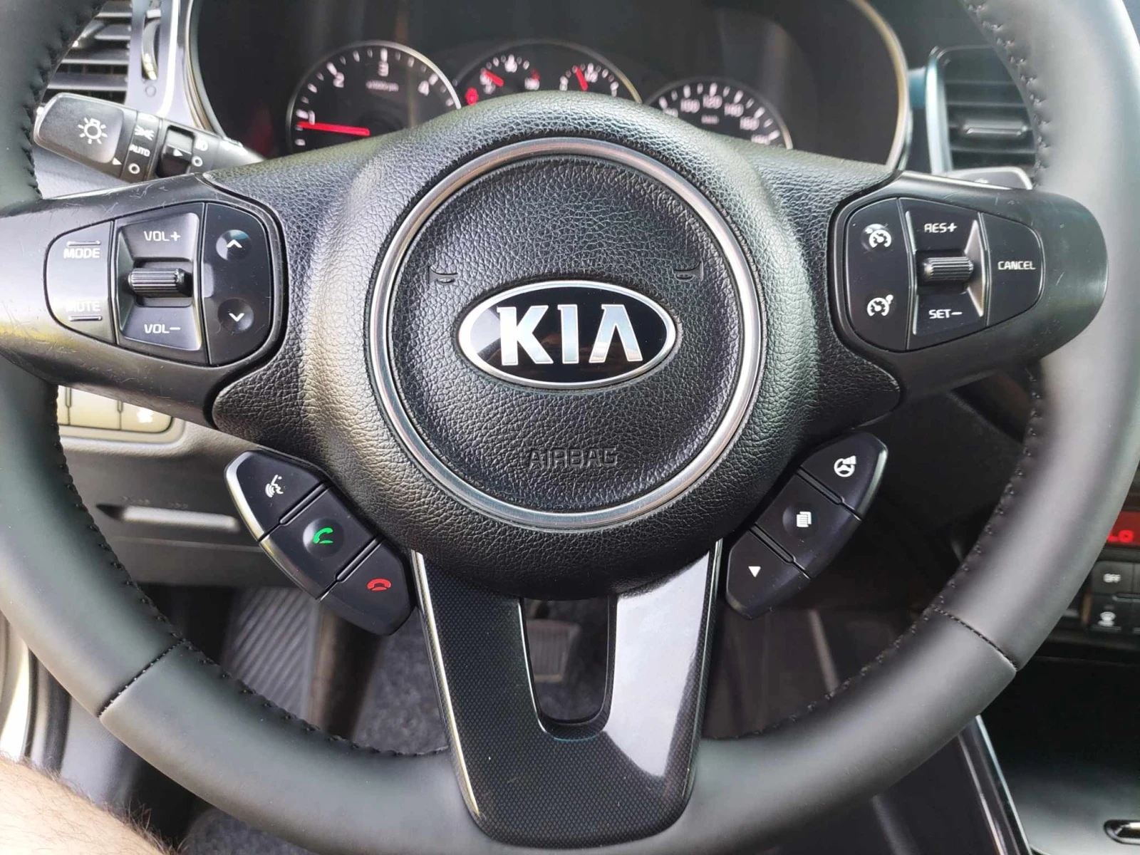 Kia Carens 1, 7D  AUTOMATIC - изображение 10