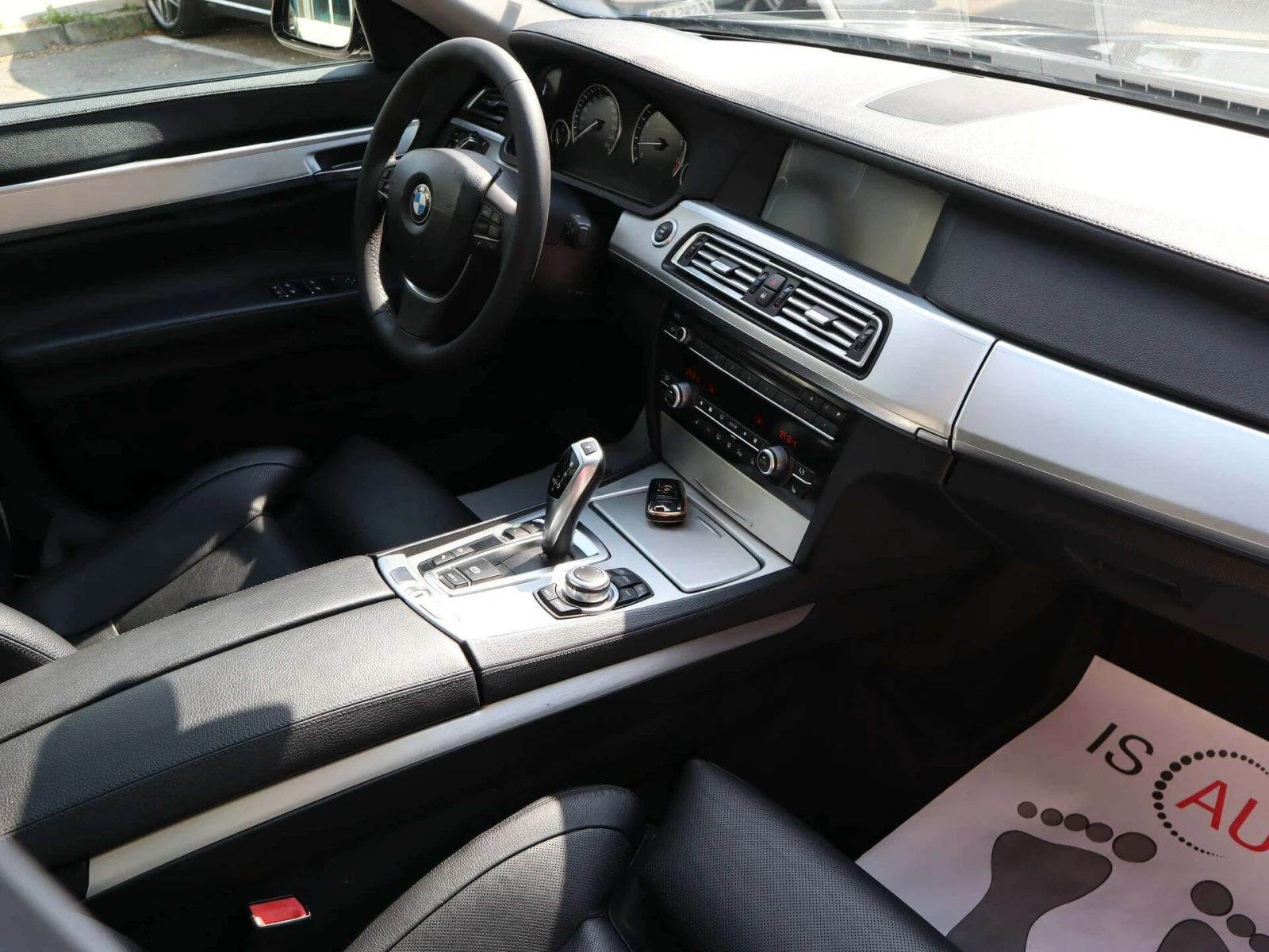 BMW 750 xDrive/HuD/Обдухване/PDC/Шибедах/Lane Assist - изображение 7