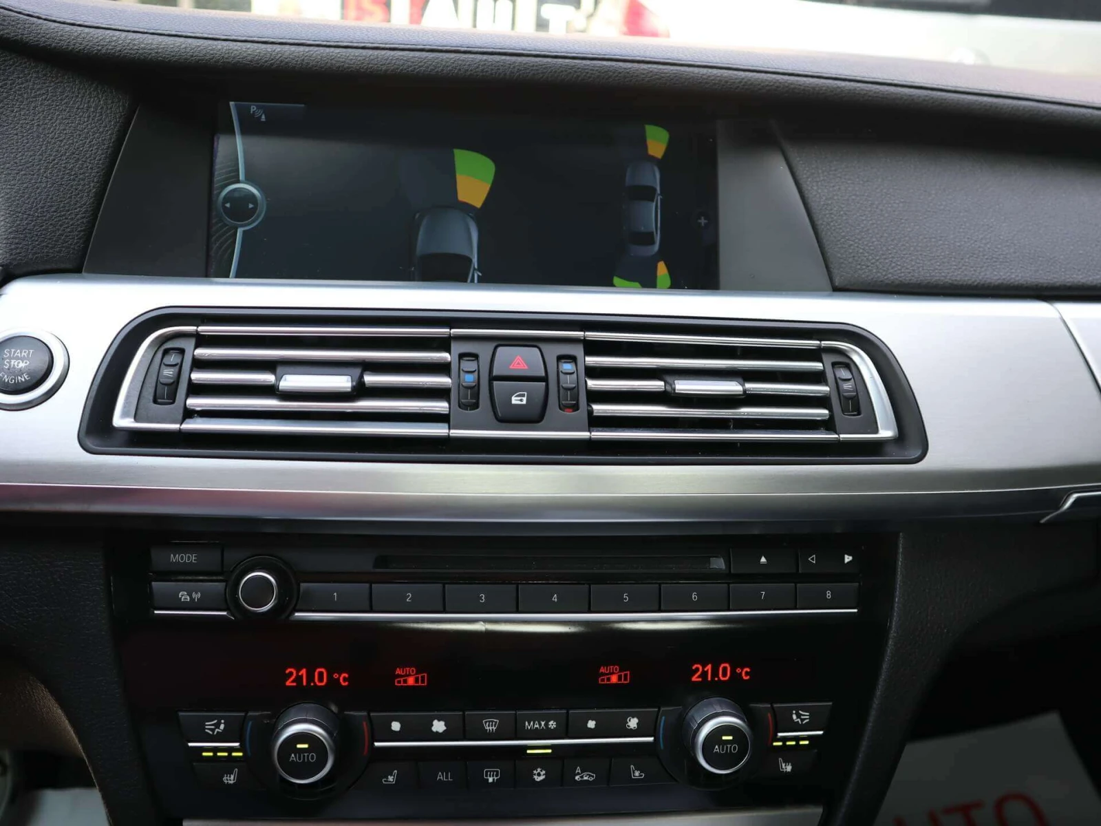 BMW 750 xDrive/HuD/Обдухване/PDC/Шибедах/Lane Assist - изображение 9