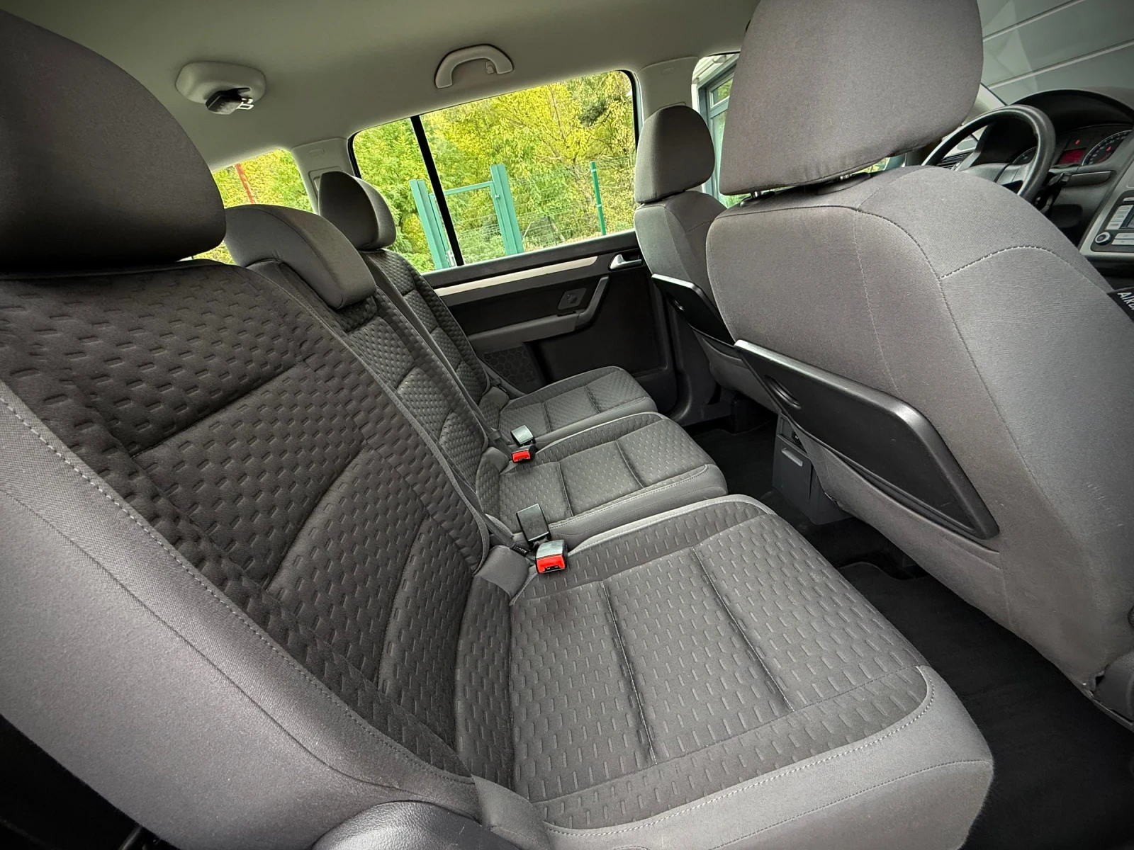 VW Touran 1.9TDI * FaceLift* 6+ 1* 6ск.* Климатроник*  - изображение 10