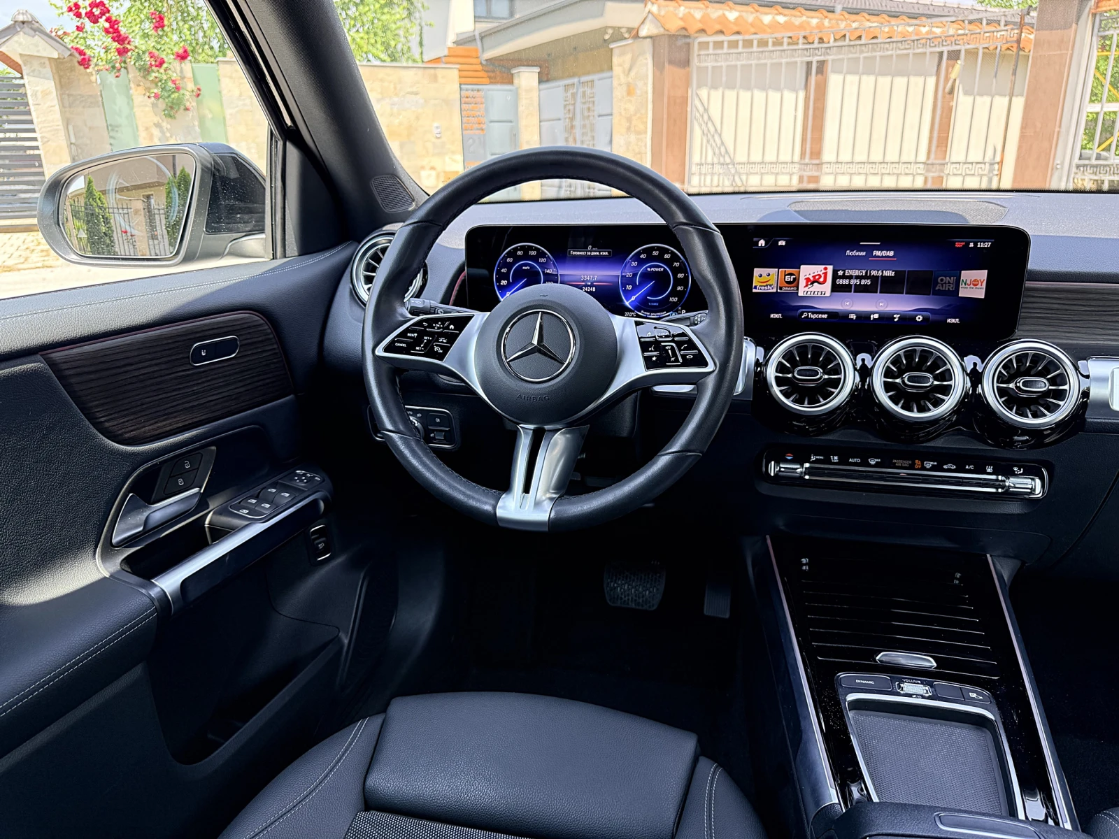 Mercedes-Benz EQB 250+ Full Led, Cam 2025г., снимка 12 - Автомобили и джипове - 54804691