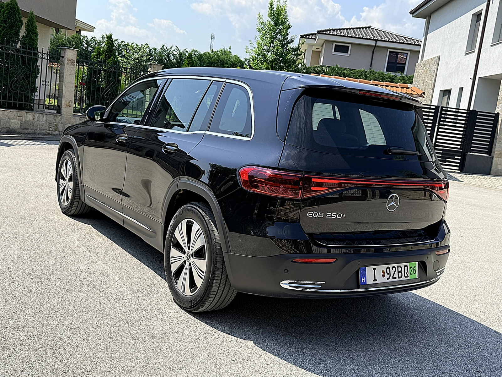 Mercedes-Benz EQB 250+ Full Led, Cam 2025г., снимка 6 - Автомобили и джипове - 54804691