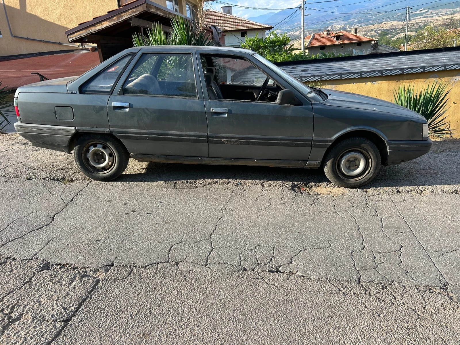 Renault 21 БЕНЗИН, снимка 3 - Автомобили и джипове - 54976448