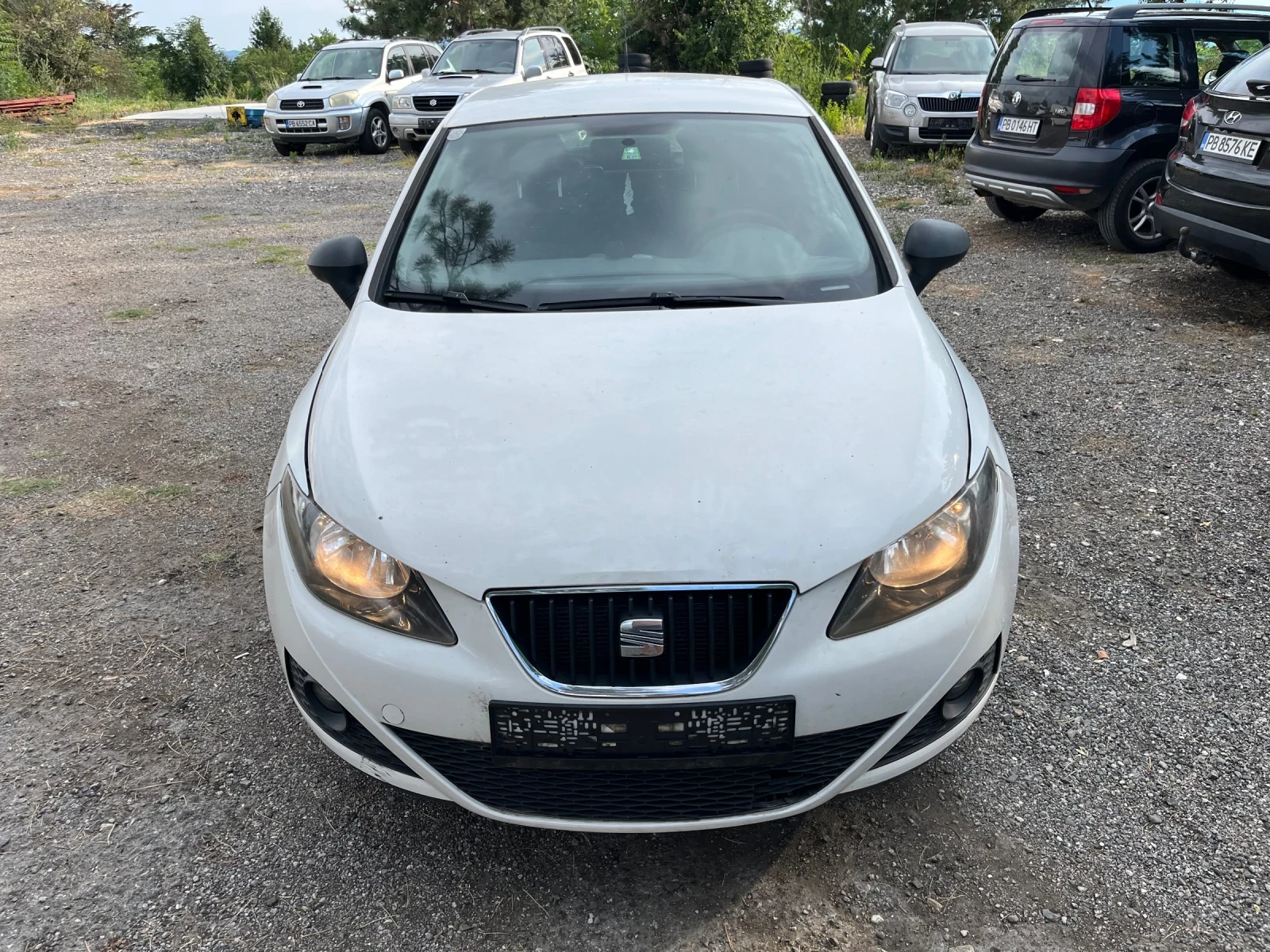 Seat Ibiza 1.2i, снимка 2 - Автомобили и джипове - 55386609