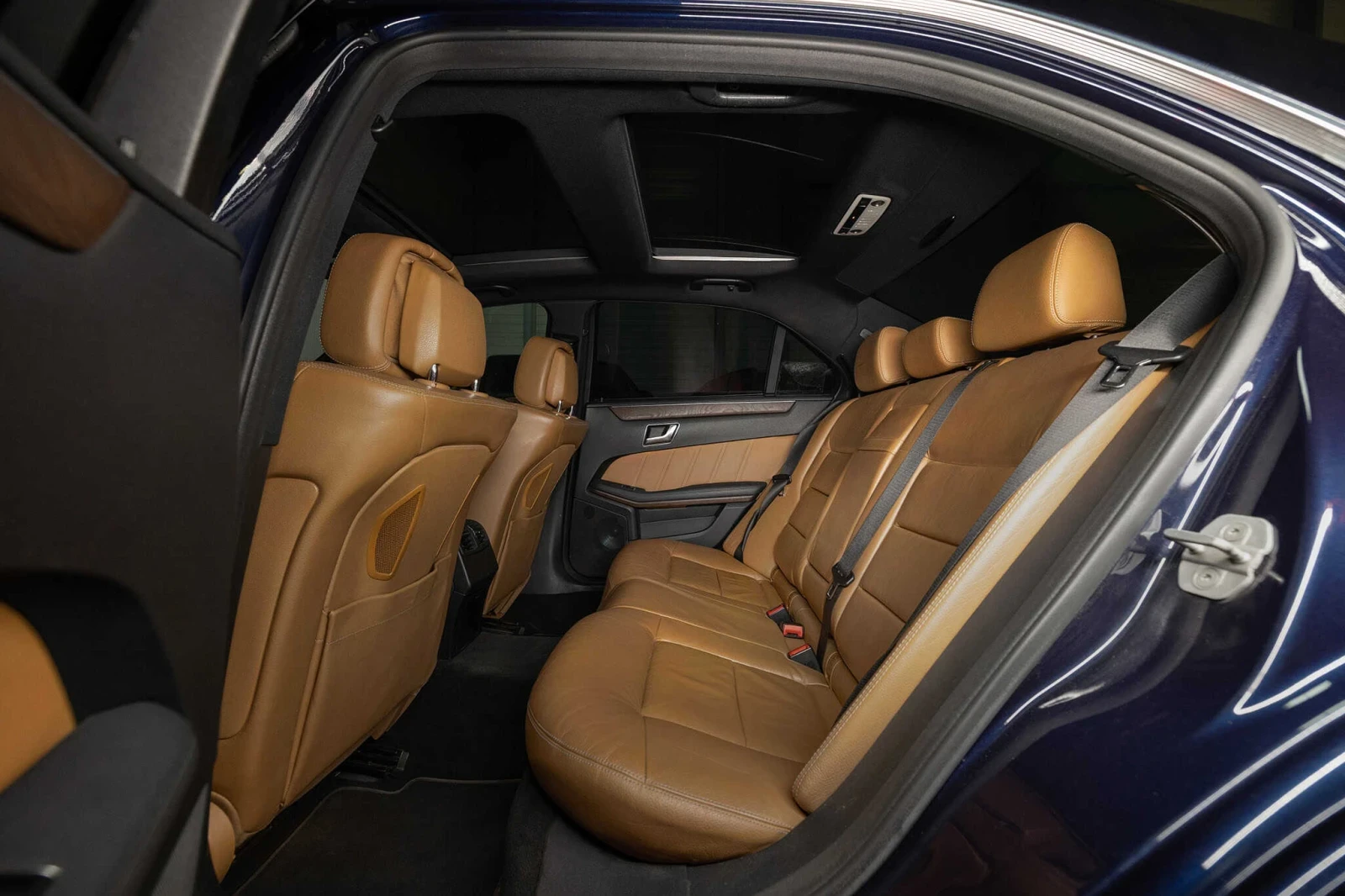 Mercedes-Benz E 350 7G-tronic plus, снимка 12 - Автомобили и джипове - 55382450