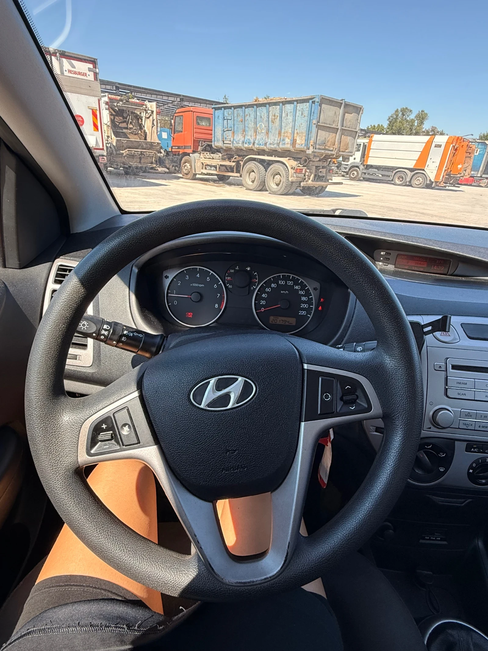 Hyundai I20, снимка 14 - Автомобили и джипове - 55695510