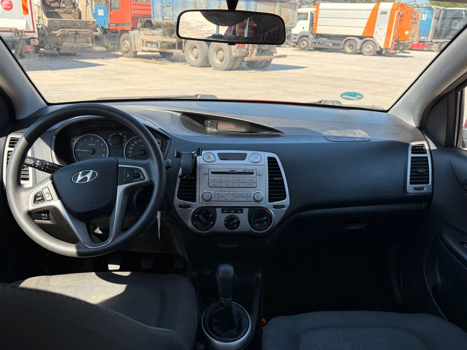 Hyundai I20, снимка 11 - Автомобили и джипове - 55695510