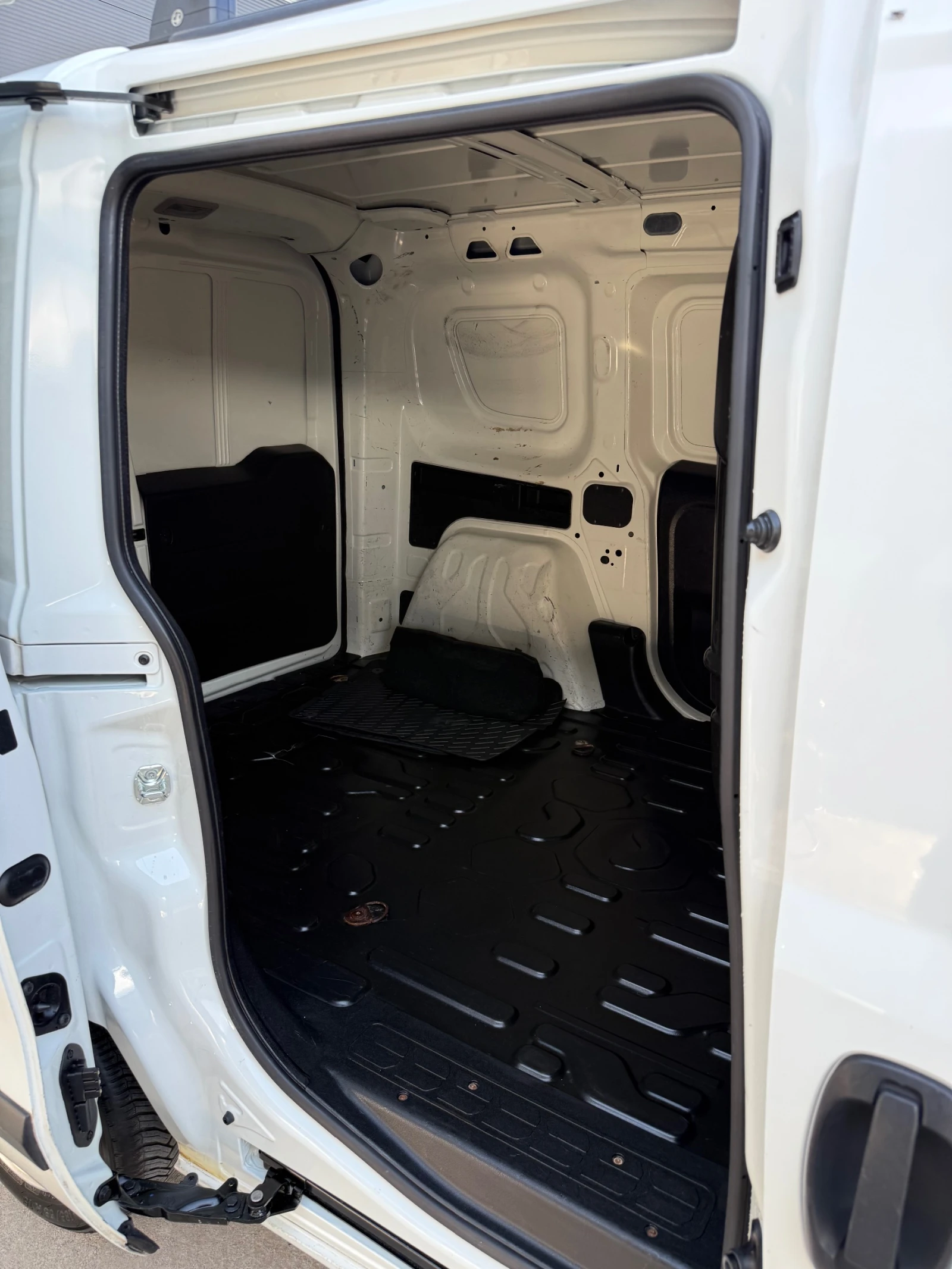 Opel Combo 1.3MJT EU6/KLIMA, снимка 13 - Автомобили и джипове - 55837398