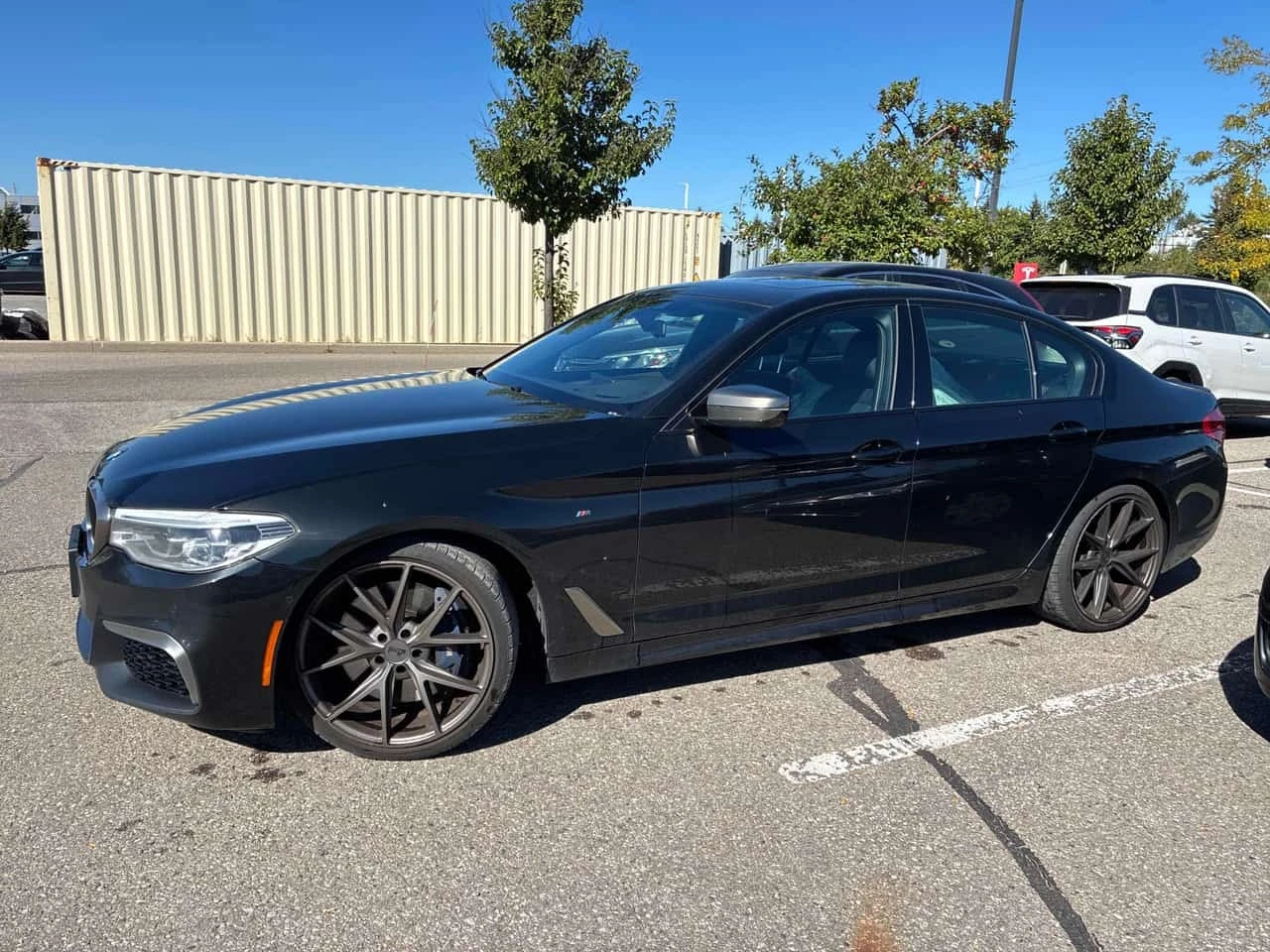 BMW 550 M550i xDrive  CARFAX, снимка 2 - Автомобили и джипове - 56200498