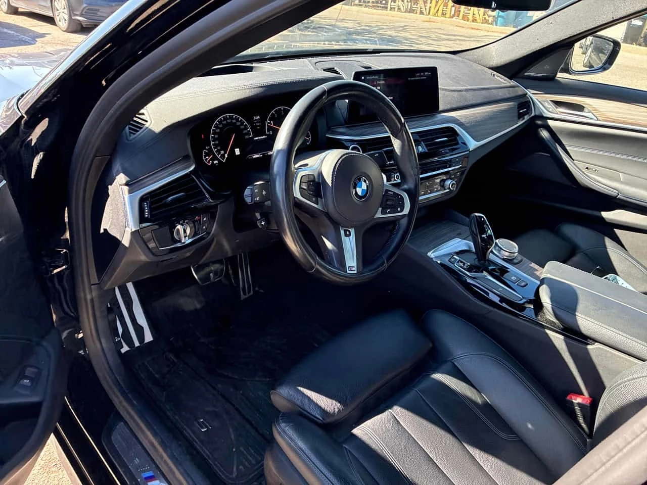 BMW 550 M550i xDrive  CARFAX, снимка 5 - Автомобили и джипове - 56200498