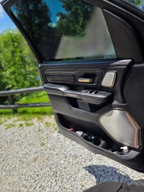 Dodge RAM 1500 * Limited * CARFAX * ОПЦИЯ ЗА ФИНАНСИРАНЕ, снимка 13