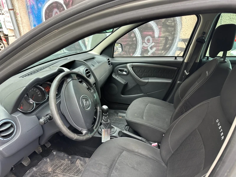 Dacia Duster 1.5 DCI, снимка 9 - Автомобили и джипове - 47501110