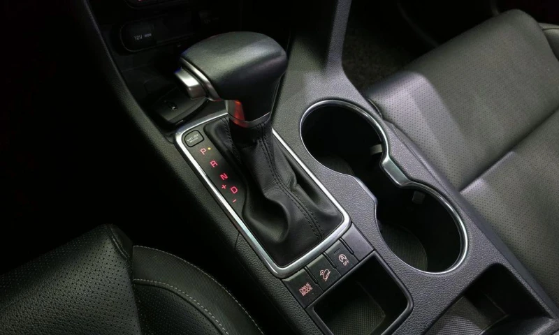 Kia Sportage Diesel 2WD Noblesse  * НАЙ-ДОБРА ЦЕНА В БЪЛГАРИЯ* , снимка 9 - Автомобили и джипове - 52036527