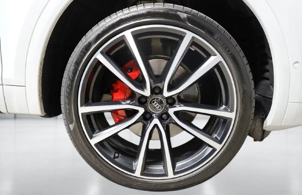 Audi Q5 40 TDI Quattro = S-line = Гаранция - изображение 4