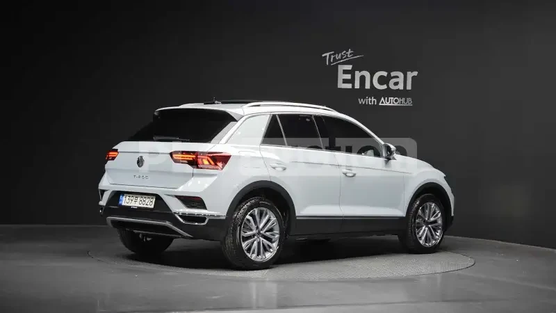 VW T-Roc 2.0TDI| DISTRONIC| DIGITAL| КАМЕРА| ВКЛ. ТЕХНОТЕСТ, снимка 4 - Автомобили и джипове - 54485553