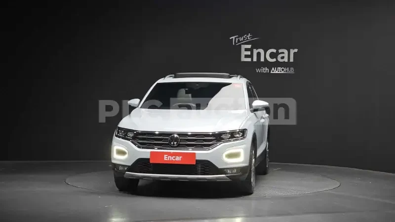VW T-Roc 2.0TDI| DISTRONIC| DIGITAL| КАМЕРА| ВКЛ. ТЕХНОТЕСТ, снимка 3 - Автомобили и джипове - 54485553