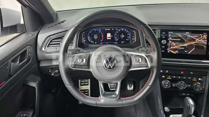 VW T-Roc 2.0TDI| DISTRONIC| DIGITAL| КАМЕРА| ВКЛ. ТЕХНОТЕСТ, снимка 10 - Автомобили и джипове - 54485553
