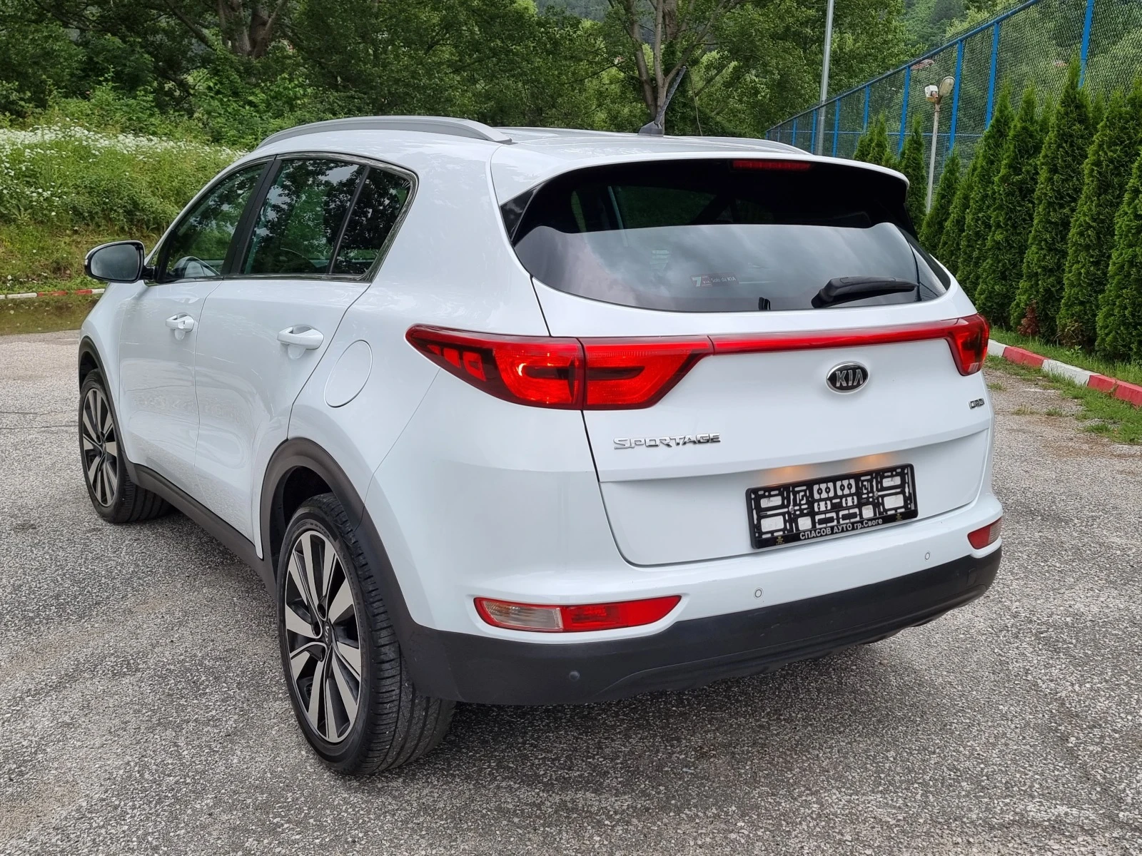 Kia Sportage 1.7 Facelift/Klimatron/2017g - изображение 4