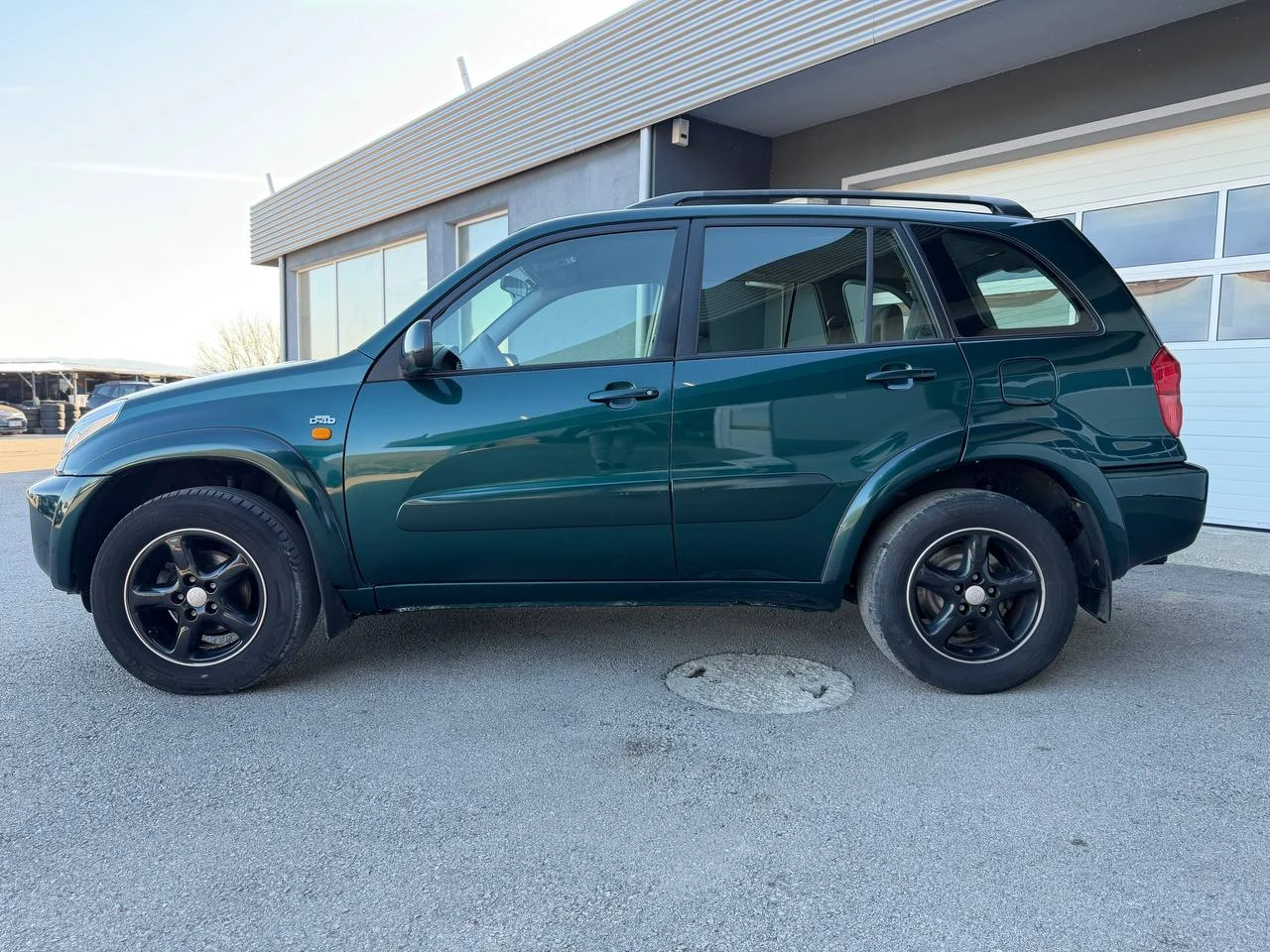 Toyota Rav4 2.0 D-4D 4x4 FACELIFT, снимка 8 - Автомобили и джипове - 53749538