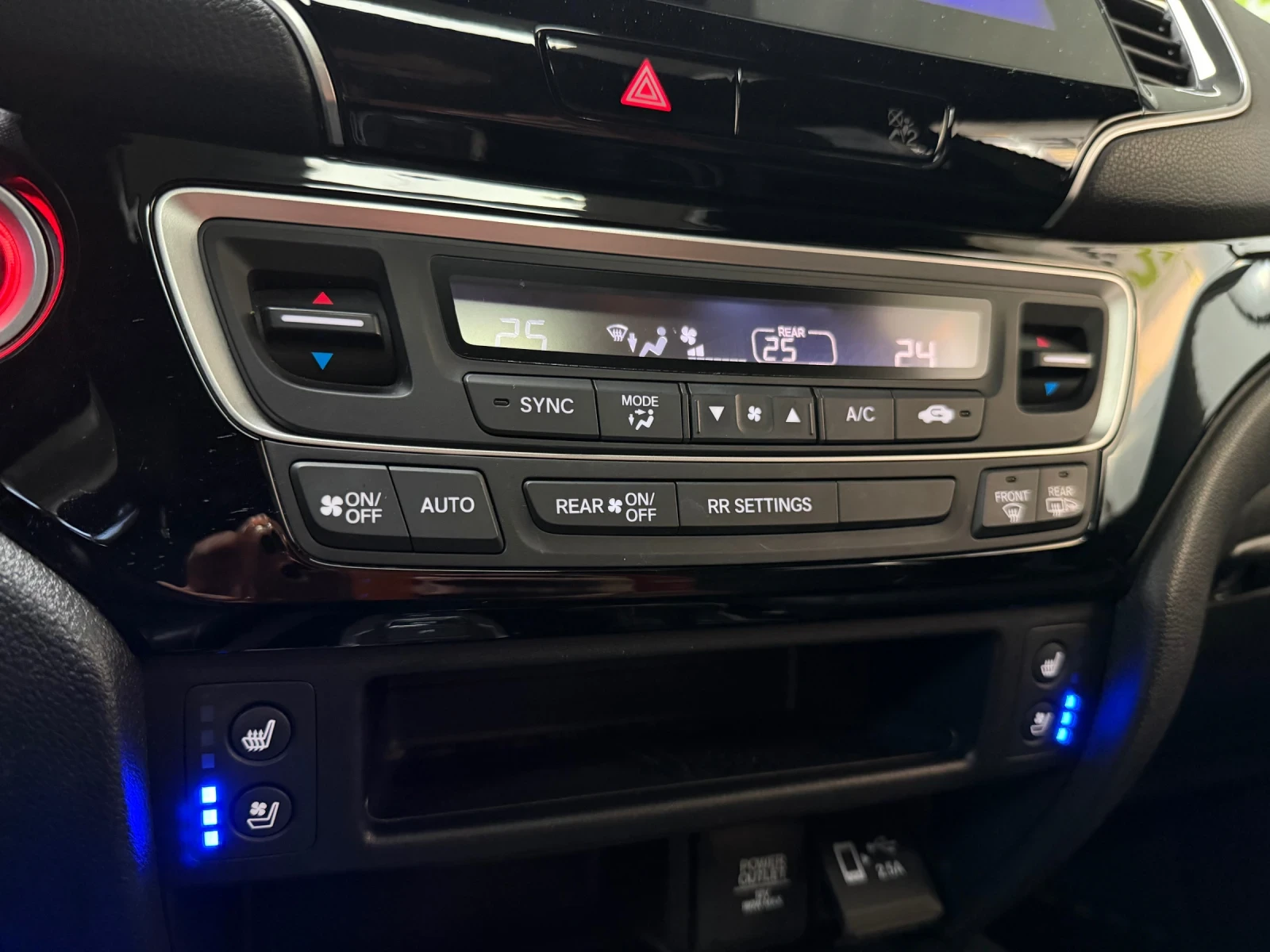 Honda Passport Touring 3.5L AWD , снимка 17 - Автомобили и джипове - 53845065