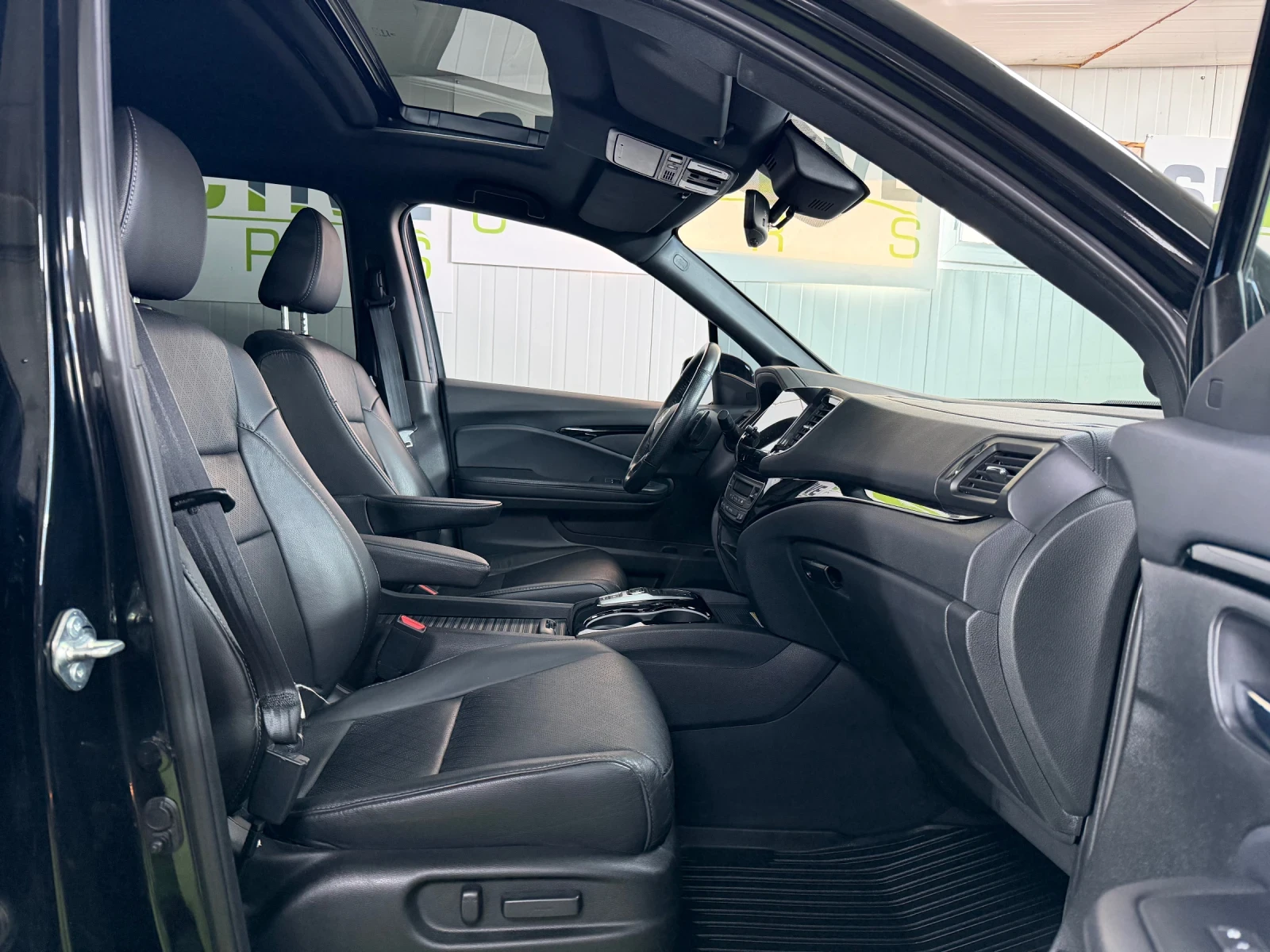 Honda Passport Touring 3.5L AWD , снимка 9 - Автомобили и джипове - 53845065