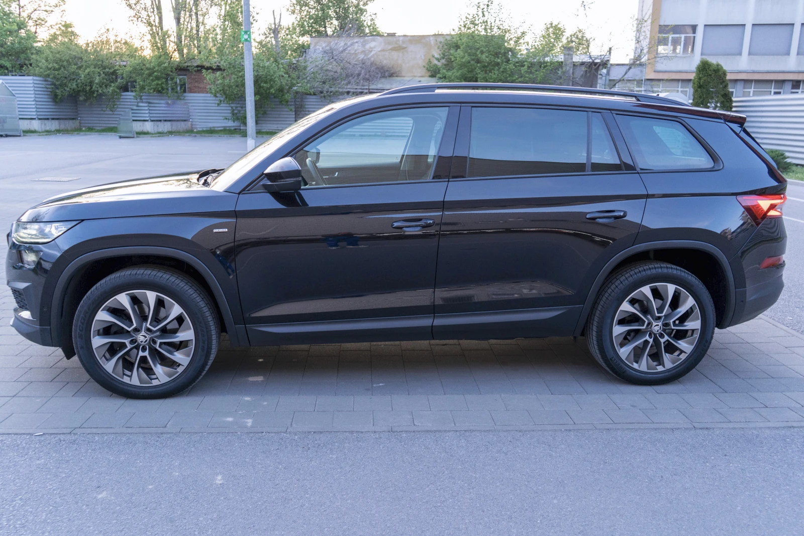 Skoda Kodiaq 2.0 TDI 190hp 4x4 DSG, снимка 4 - Автомобили и джипове - 54299824