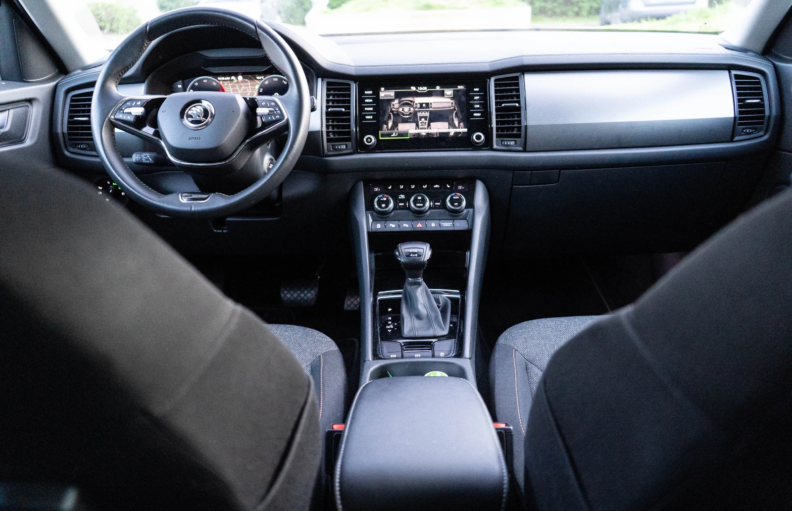 Skoda Kodiaq 2.0 TDI 190hp 4x4 DSG, снимка 8 - Автомобили и джипове - 54299824
