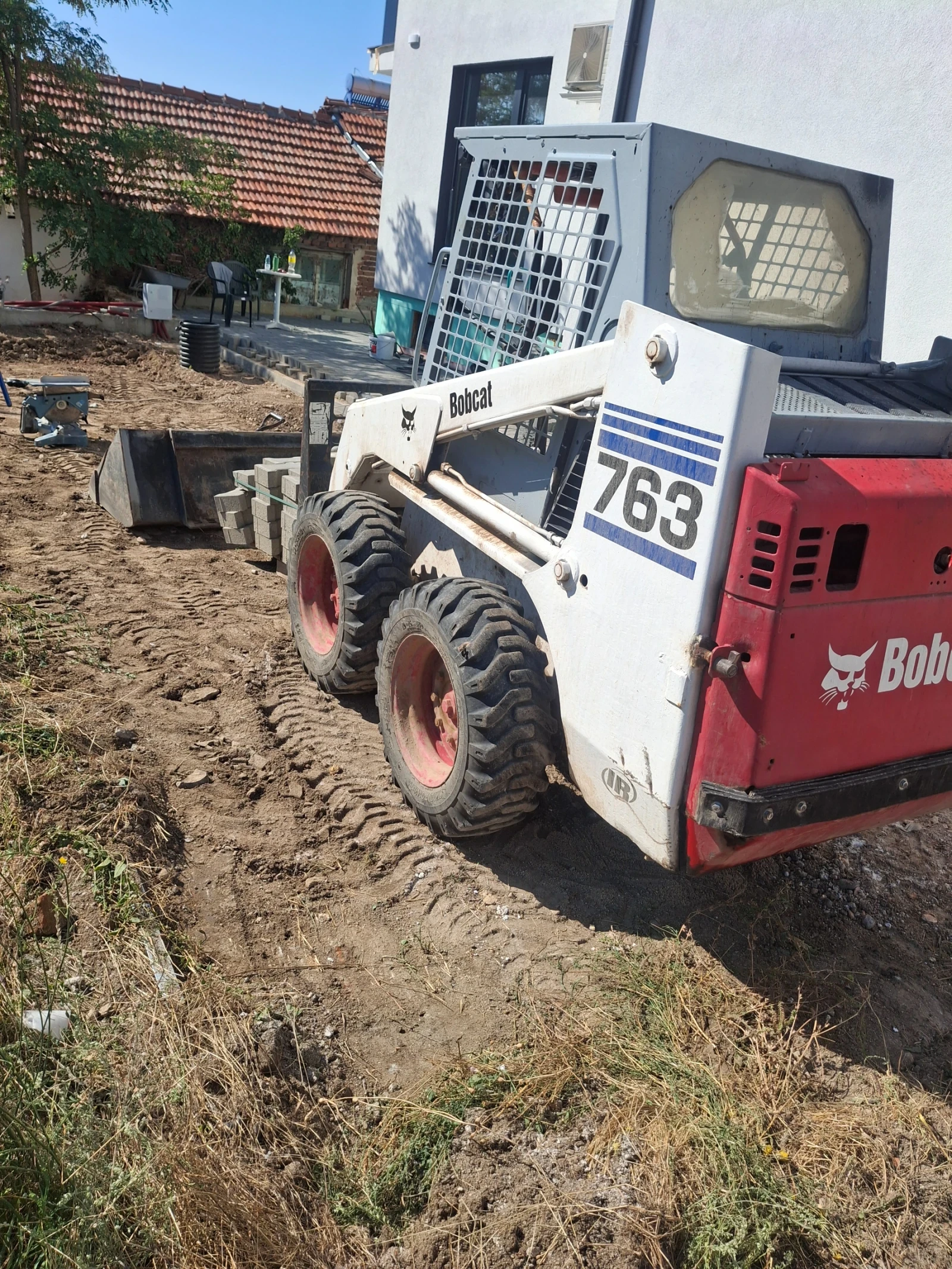 Мини челни товарачи Bobcat 763