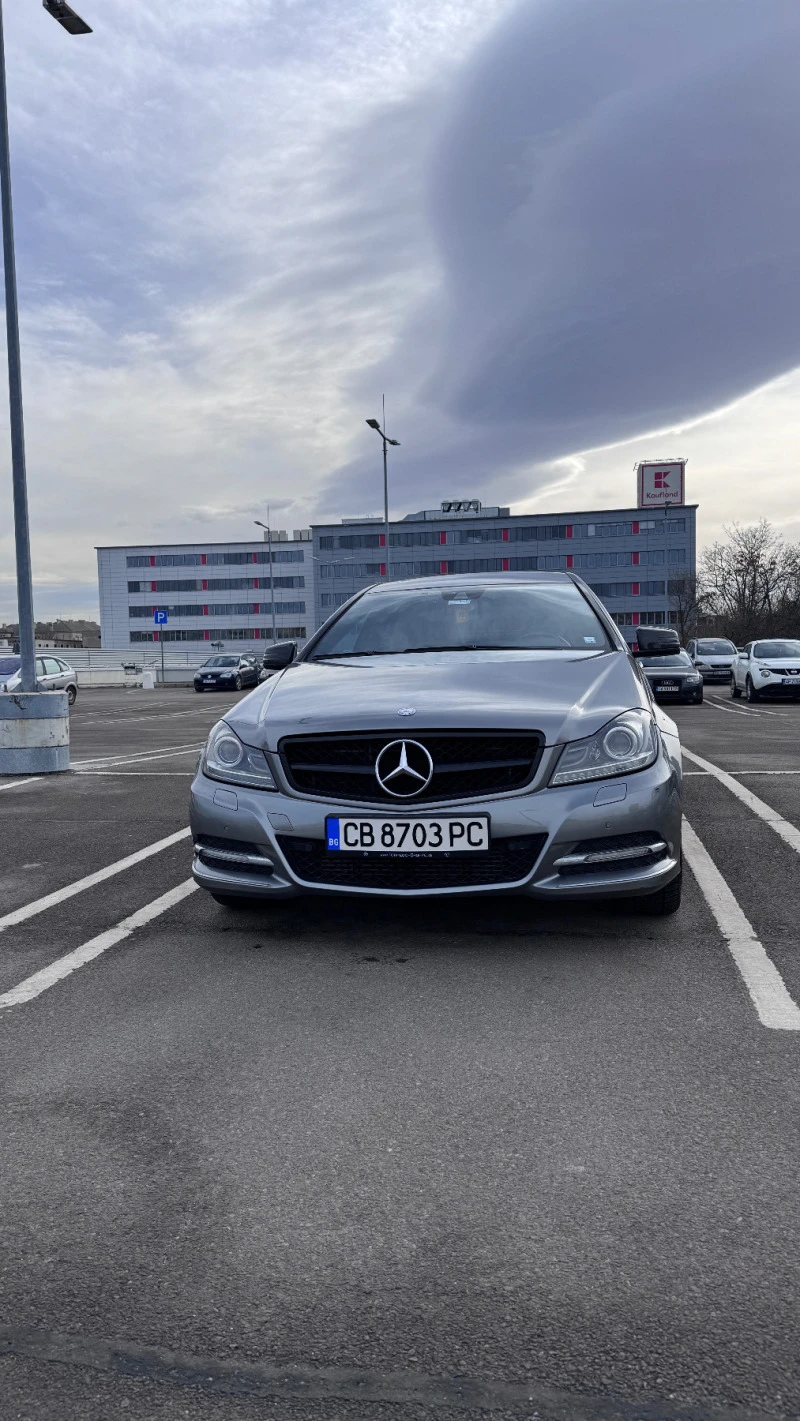 Mercedes-Benz C 180 CGI, снимка 1 - Автомобили и джипове - 44225735